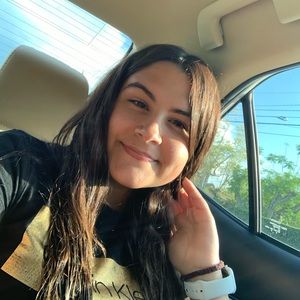 Meet your Posher, Dania